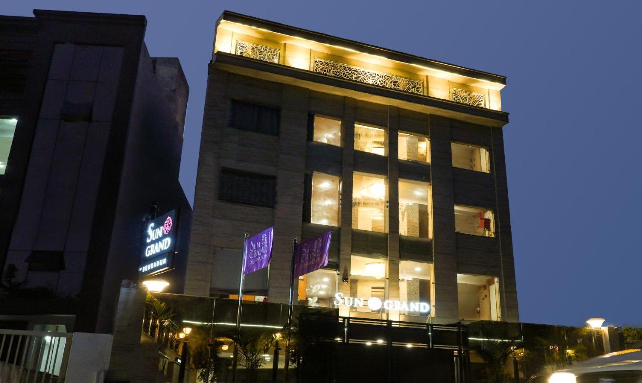 Hotel Sun Grand Дехрадун Екстериор снимка