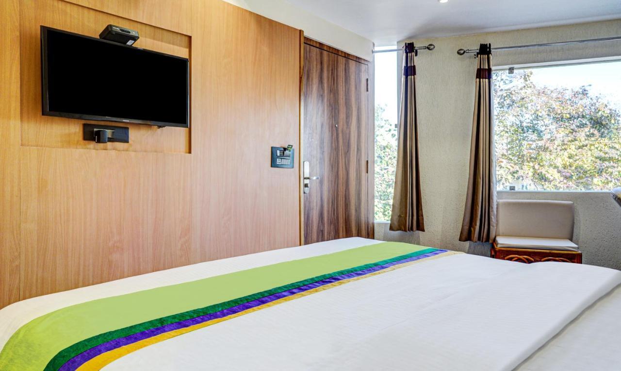 Hotel Sun Grand Дехрадун Екстериор снимка