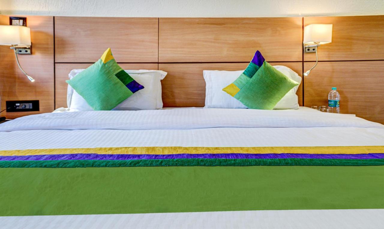 Hotel Sun Grand Дехрадун Екстериор снимка
