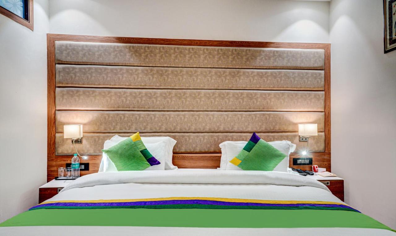 Hotel Sun Grand Дехрадун Екстериор снимка