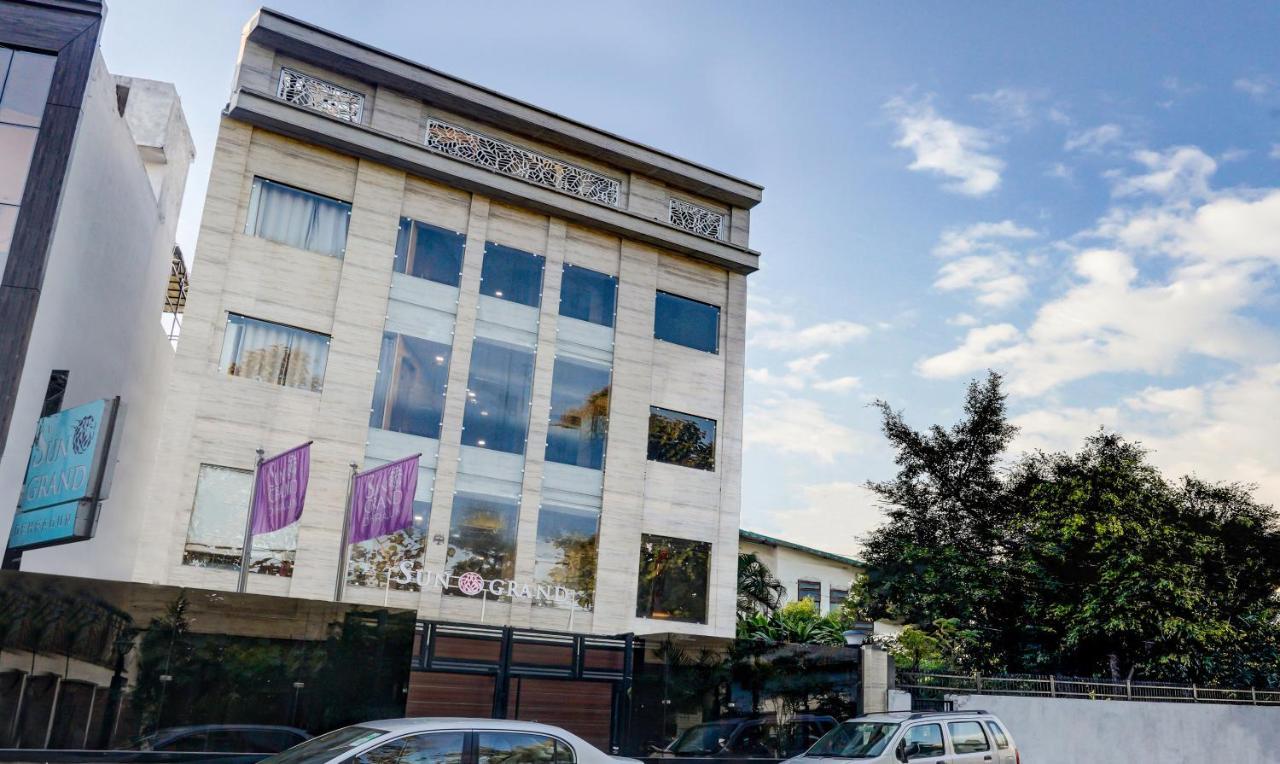 Hotel Sun Grand Дехрадун Екстериор снимка